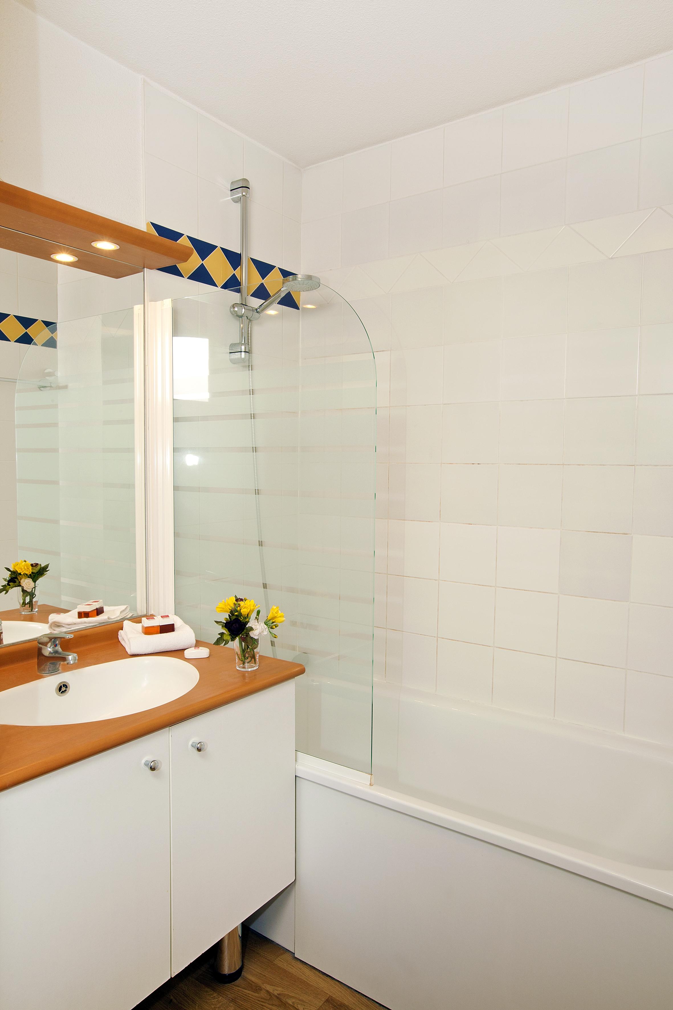 Sejours & Affaires Geneve Saint Genis Apart otel Dış mekan fotoğraf