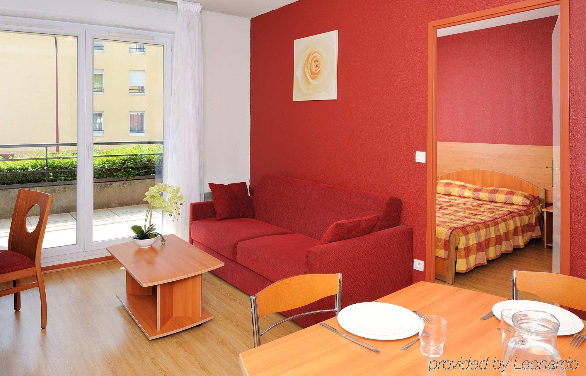 Sejours & Affaires Geneve Saint Genis Apart otel Oda fotoğraf