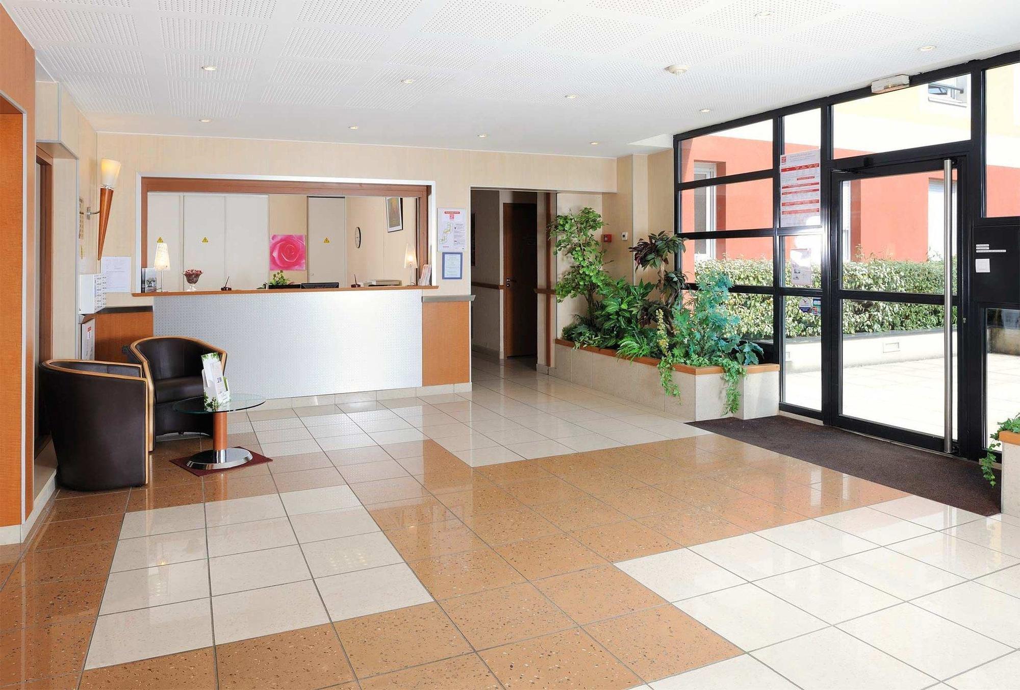 Sejours & Affaires Geneve Saint Genis Apart otel Dış mekan fotoğraf